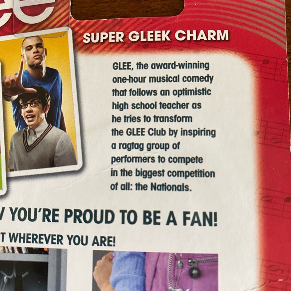 TV series Glee Flasing Super Gleek charm.  Ages 12+.  From 2010 TV Series Glee. - Picture 8 of 12